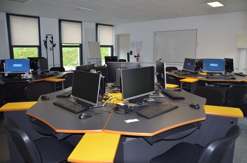 CIEL Sprachschule Bretagne Computerraum